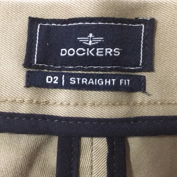 Dockers khakis. Classic straight fit. Size 36x32 - Picture 6 of 6